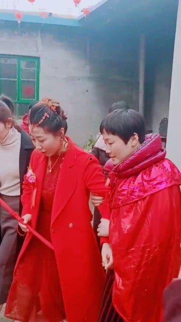 新郎吃瓜群众视频播放,揭秘婚礼现场幕后趣事